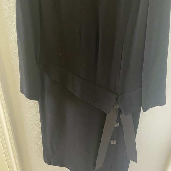 Classic mock turtleneck collar fully lined. Drop waist with wonderful detail - Picture 3 of 10